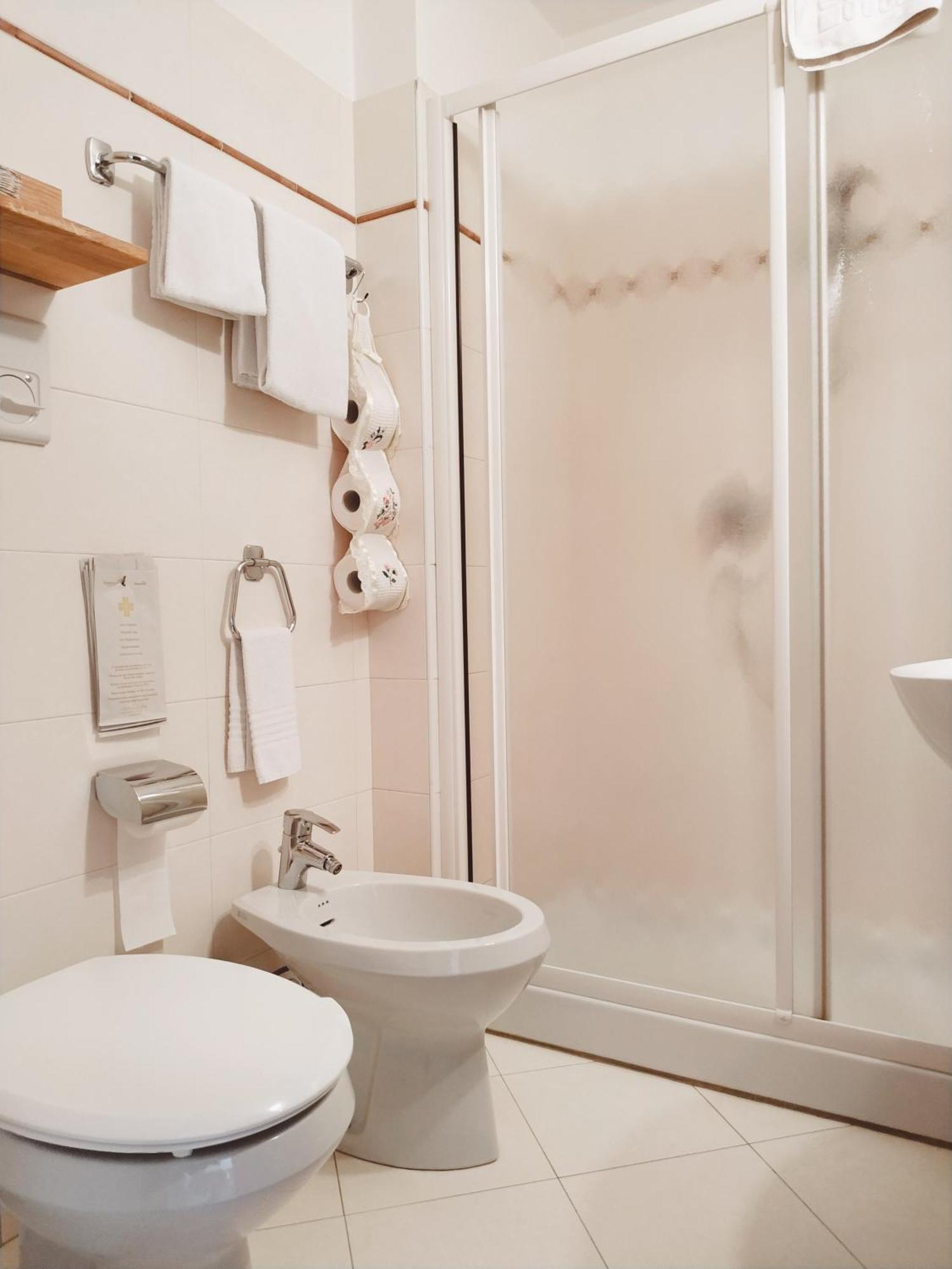 Hotel Silene Parking And Garage Bormio Room photo